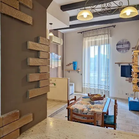 Carmenlory Apartman *